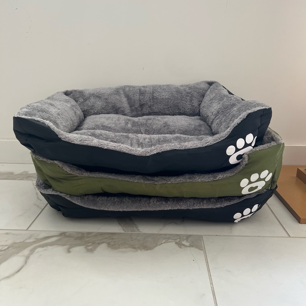 Waffle Pet Bed, Machine Washable Luxury Plush Cat/Dog Bed with Nonslip Bottom